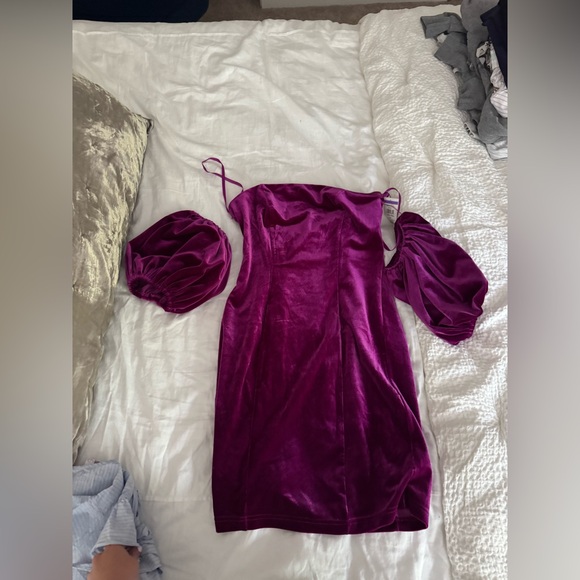 Avec Les Files Velvet Off-Shoulder Dress with Puff Sleeves - Picture 1 of 2